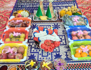 Elegant trays for presenting auspicious gifts to guests.